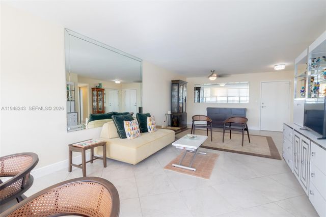 250 174th St 1118, Sunny Isles Beach, FL 33160