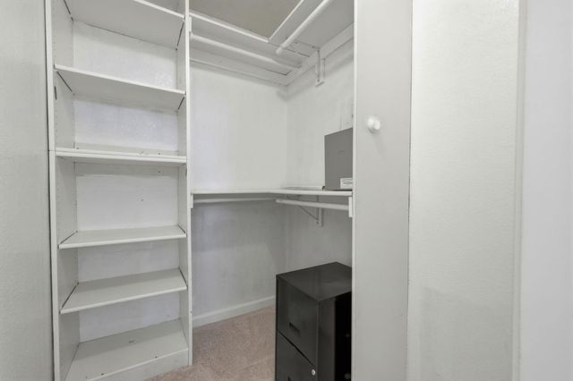 592 Charlemagne Ln, Tracy, CA 95376