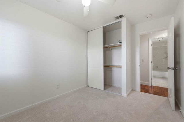 592 Charlemagne Ln, Tracy, CA 95376