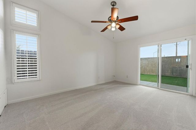 592 Charlemagne Ln, Tracy, CA 95376