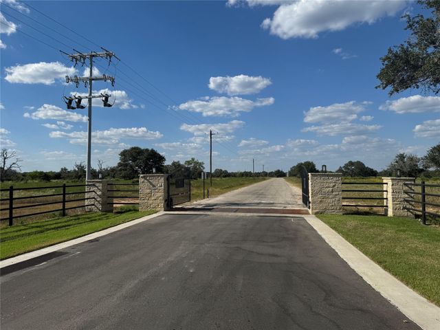 544 Gadwall Lane, Rock Island, TX 77470