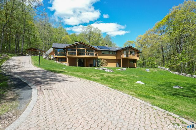 305 Westledge Drive, Torrington, CT 06790