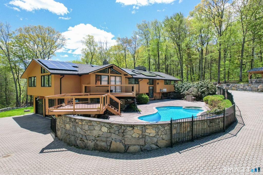 305 Westledge Drive, Torrington, CT 06790