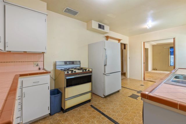 2439 Patterson Rd, Escondido, CA 92027
