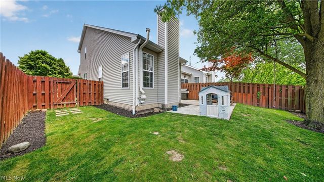 23215 Chandlers Lane, Olmsted Falls, OH 44138