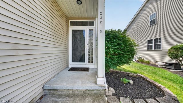 23215 Chandlers Lane, Olmsted Falls, OH 44138
