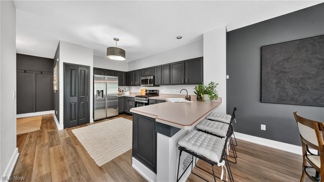 23215 Chandlers Lane, Olmsted Falls, OH 44138