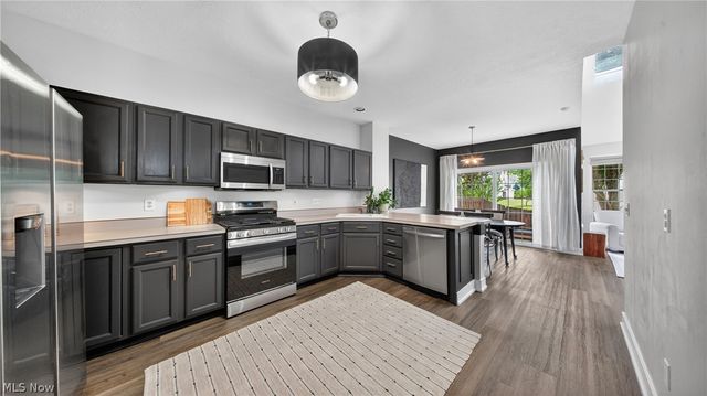 23215 Chandlers Lane, Olmsted Falls, OH 44138