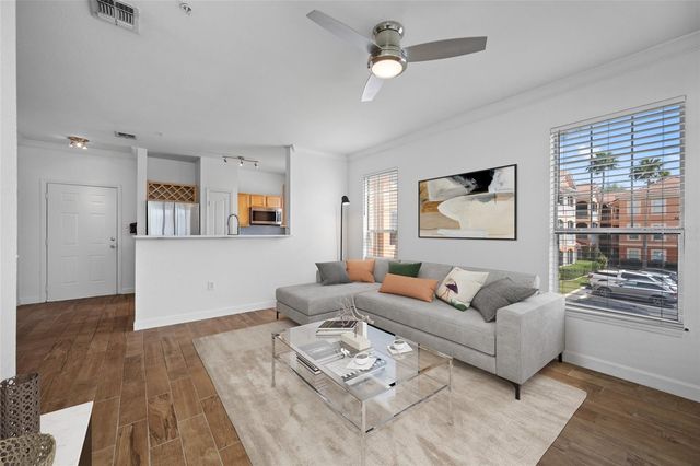 5000 CULBREATH KEY WAY 1-201, Tampa, FL 33611