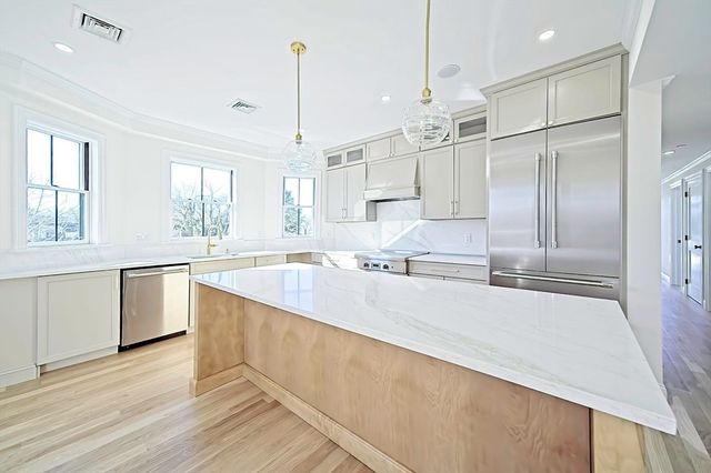 252 Lexington Avenue 4, Cambridge, MA 02138