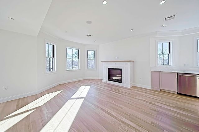 252 Lexington Avenue 4, Cambridge, MA 02138