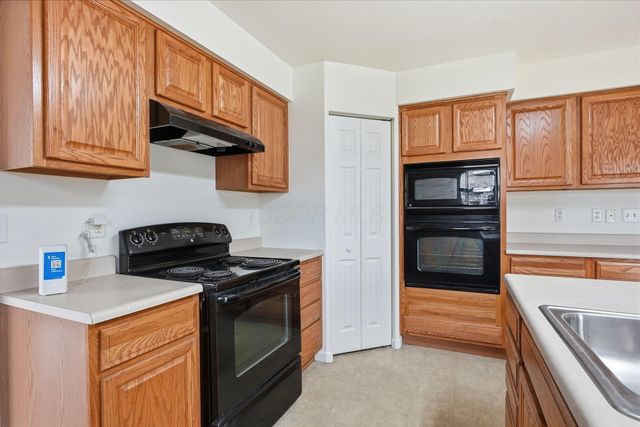 5611 Shellbark Street, Groveport, OH 43125