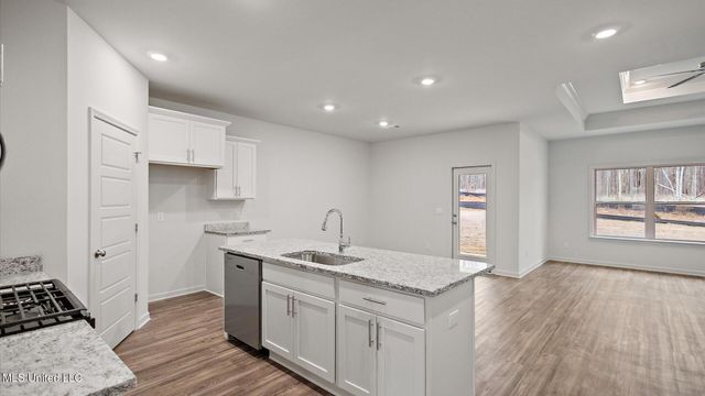 534 Vista Pointe Drive, Pearl, MS 39208