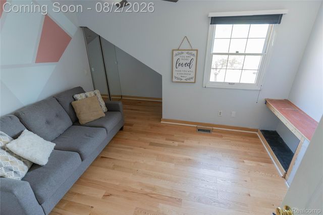 649 Bedford Drive, Westland, MI 48185