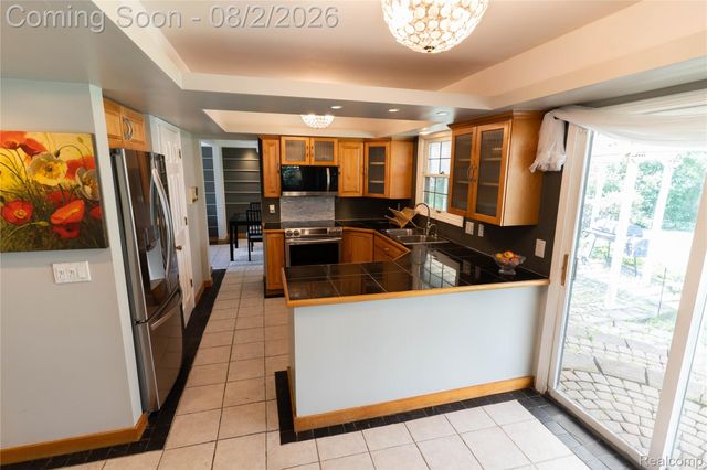 649 Bedford Drive, Westland, MI 48185