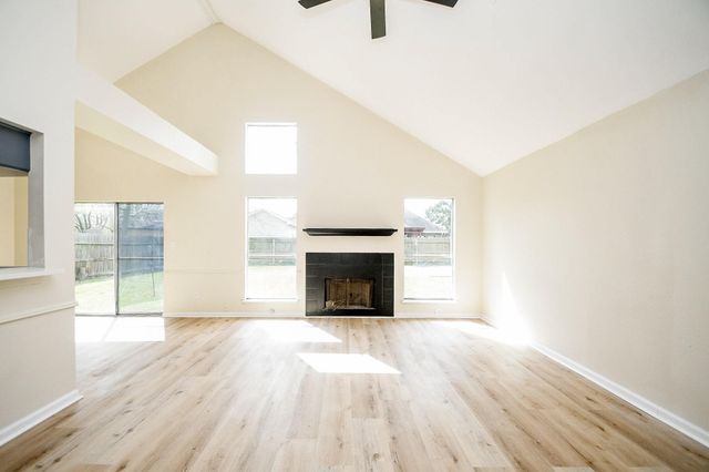 1224 Sagebrush Street, Angleton, TX 77515