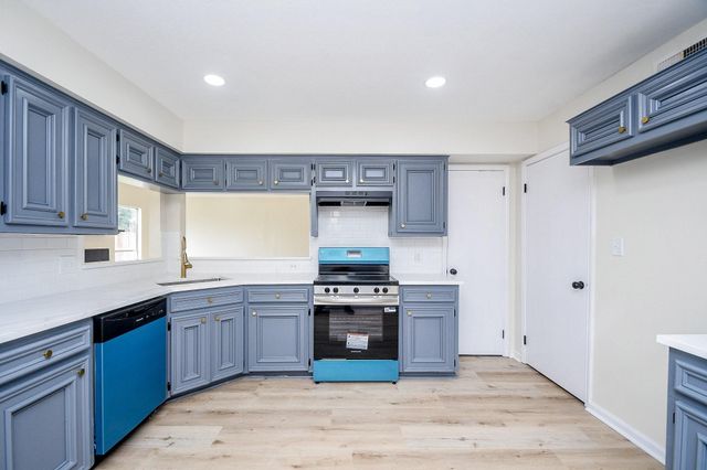 1224 Sagebrush Street, Angleton, TX 77515