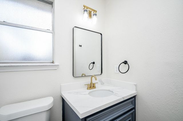 1224 Sagebrush Street, Angleton, TX 77515