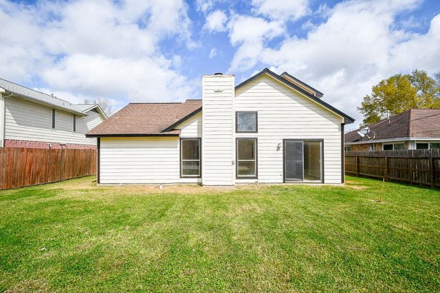 1224 Sagebrush Street, Angleton, TX 77515