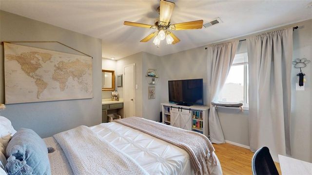 1901 Holleman Drive W 412, College Station, TX 77840