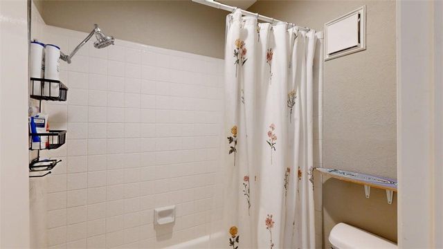 1901 Holleman Drive W 412, College Station, TX 77840