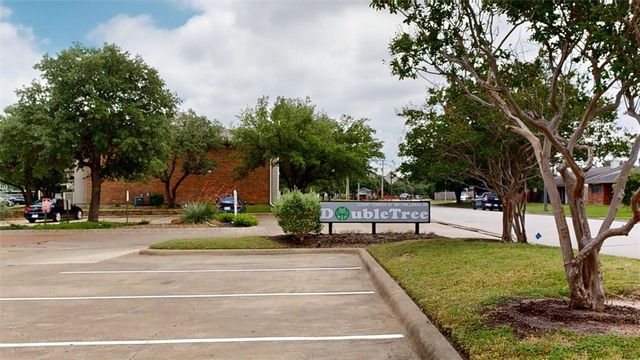 1901 Holleman Drive W 412, College Station, TX 77840