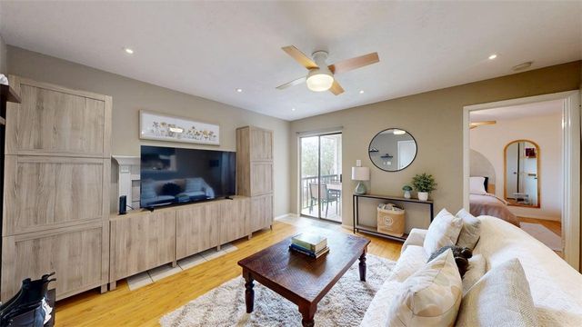 1901 Holleman Drive W 412, College Station, TX 77840