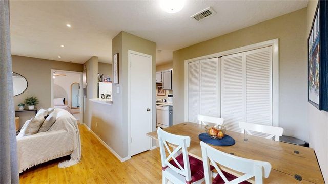 1901 Holleman Drive W 412, College Station, TX 77840