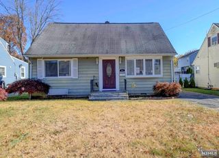 25 Central Avenue, Pompton Lakes, NJ 07442