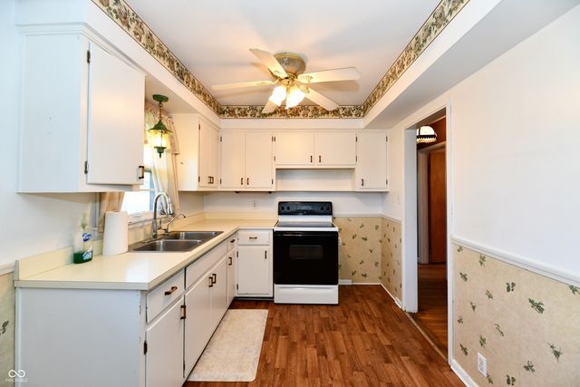20 E North Street, New Palestine, IN 46163