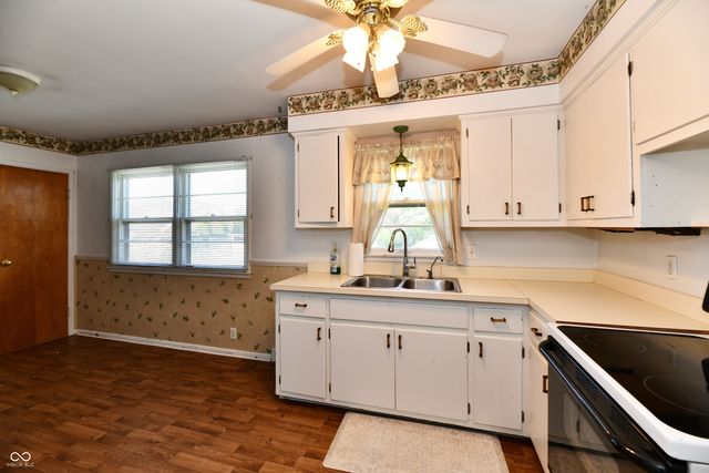 20 E North Street, New Palestine, IN 46163