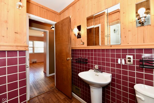 20 E North Street, New Palestine, IN 46163