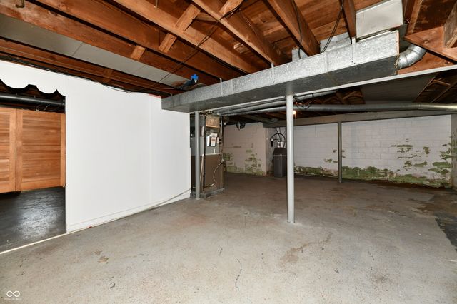 20 E North Street, New Palestine, IN 46163