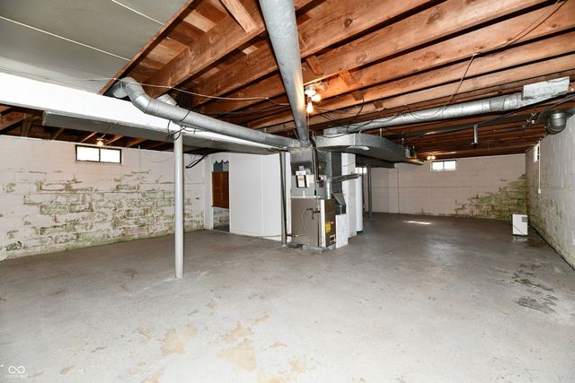 20 E North Street, New Palestine, IN 46163