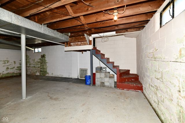 20 E North Street, New Palestine, IN 46163
