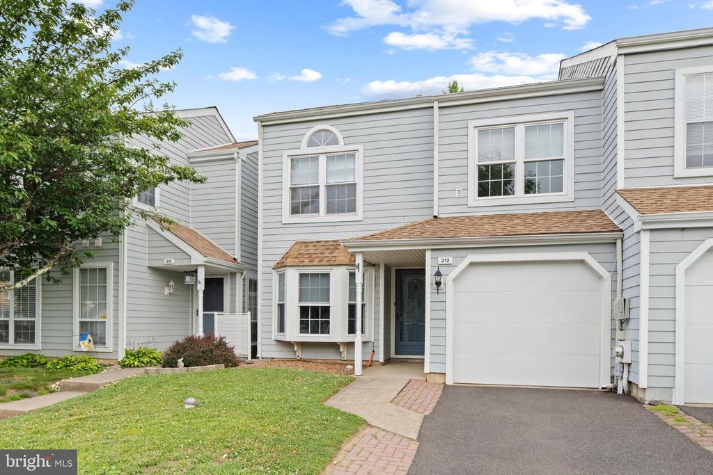 212 RUMFORD CT, Newtown, PA 18940
