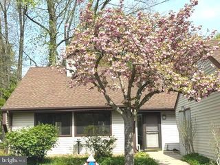30 E BLUEBELL LN, Mount Laurel, NJ 08054