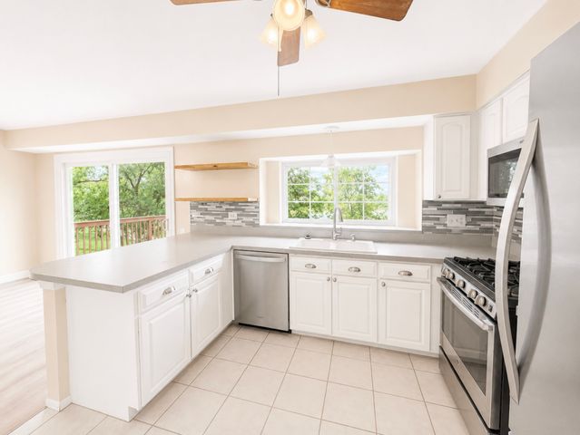 130 Park Ridge Court 130, Aurora, IL 60504