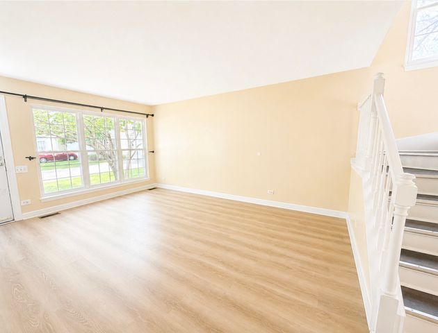 130 Park Ridge Court 130, Aurora, IL 60504