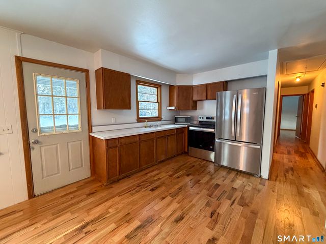 14 Charles Court, Naugatuck, CT 06770