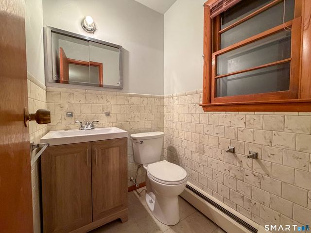 14 Charles Court, Naugatuck, CT 06770