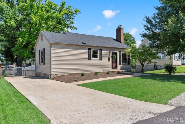 9434 Brenda Avenue, St Louis, MO 63123