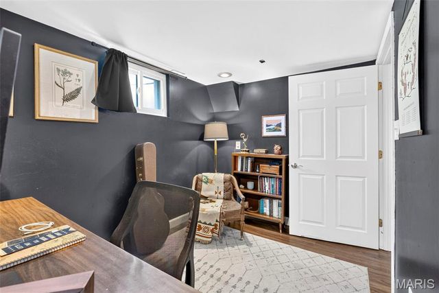 9434 Brenda Avenue, St Louis, MO 63123