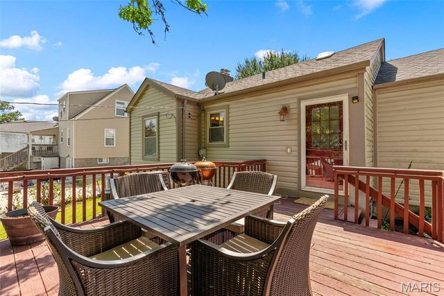 9434 Brenda Avenue, St Louis, MO 63123