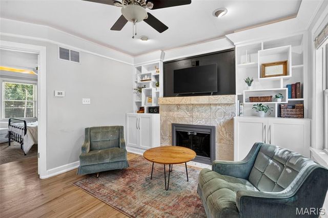 9434 Brenda Avenue, St Louis, MO 63123