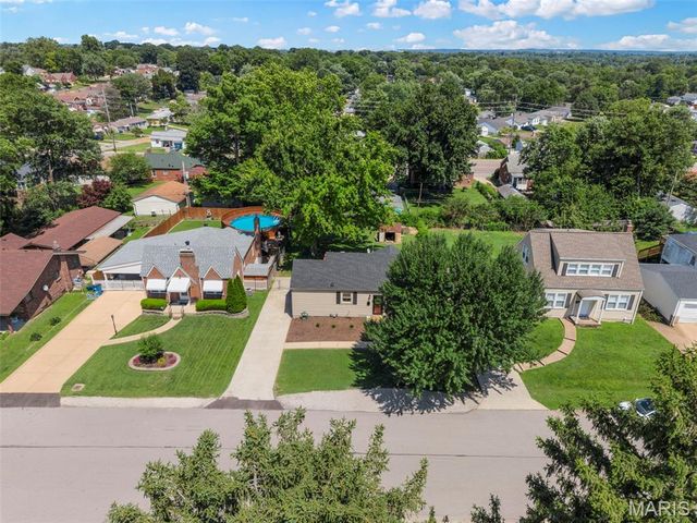 9434 Brenda Avenue, St Louis, MO 63123