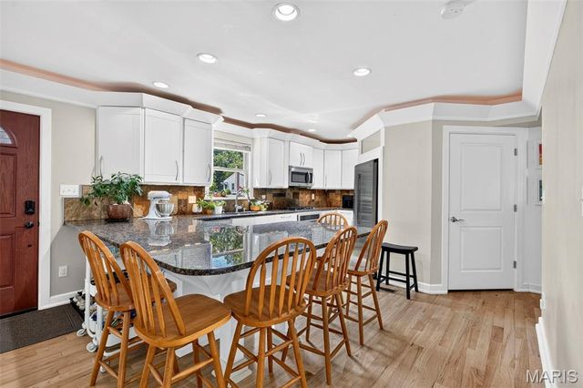 9434 Brenda Avenue, St Louis, MO 63123
