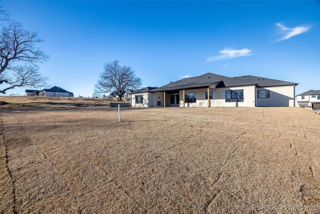 6708 E 153rd Street S, Bixby, OK 74008