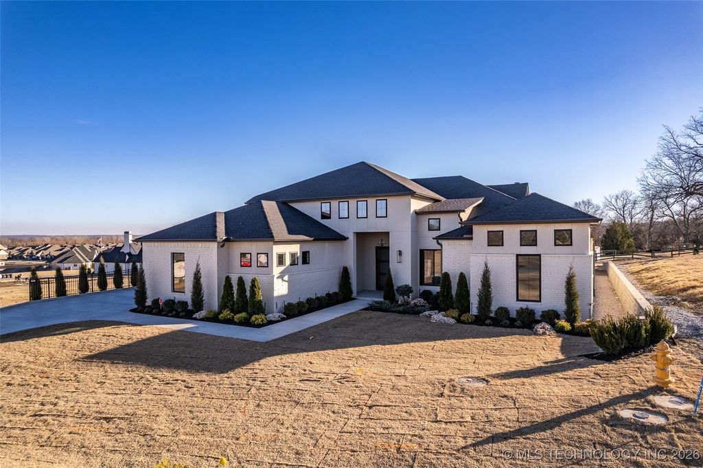 6708 E 153rd Street S, Bixby, OK 74008