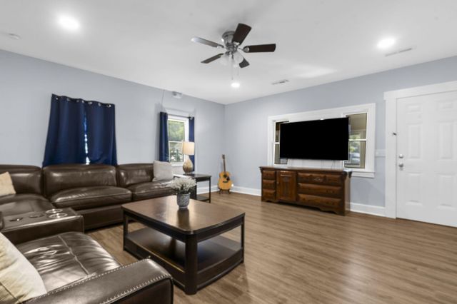 1938 English Street, North Charleston, SC 29405